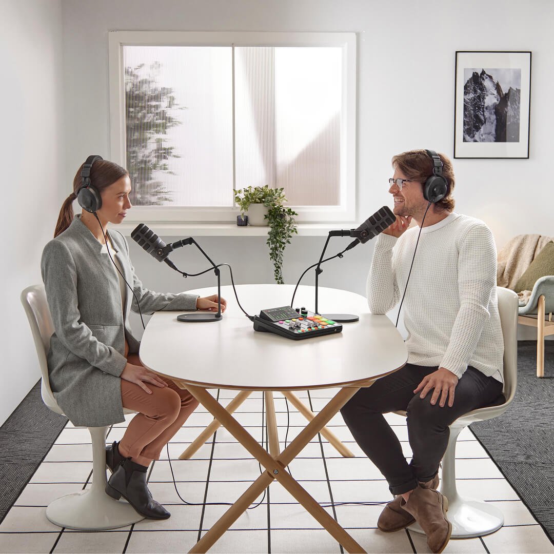 RØDECaster Duo — استوديو إنتاج صوتي مدمج من RØDE، شاشة لمس ومتحكمات للبودكاست - صورة 6