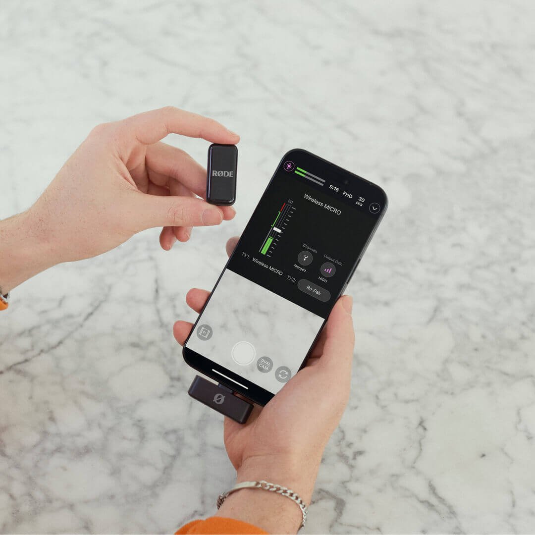 WIRELESS MICRO CAMERA KIT — ميكروفونان لاسلكيان مدمجان وعلبة شحن محمولة - صورة 6